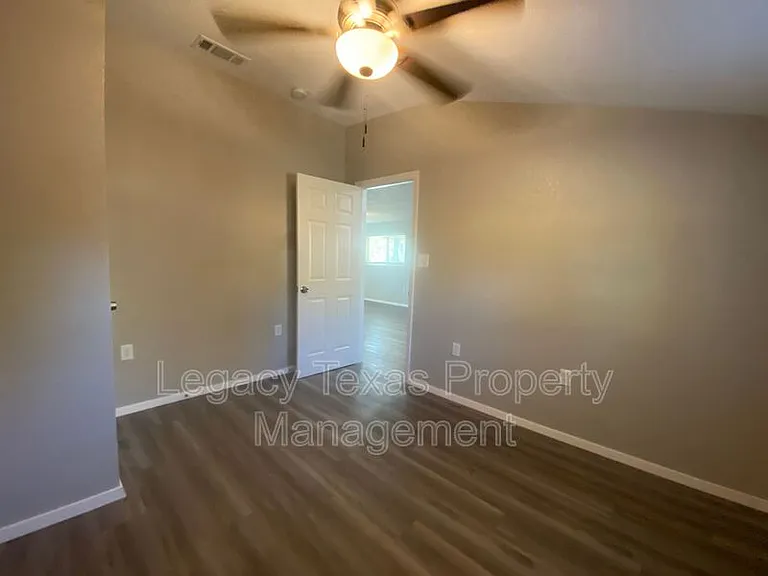 1113 S Walnut St #A — Photo 25