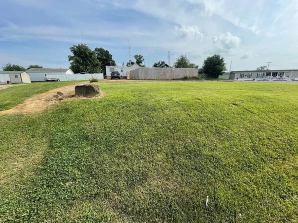 101 E Main St, Francisco, IN 47649