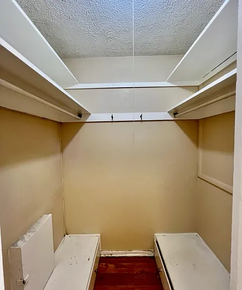Corona Manor Apartments — Photo 23