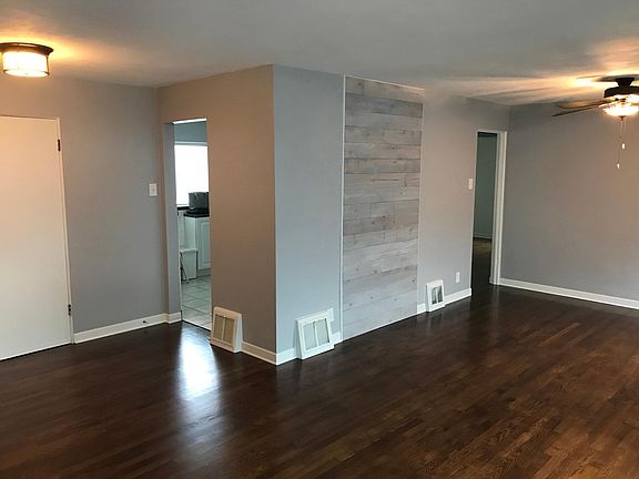 3rd image of 4033 Redland Dr