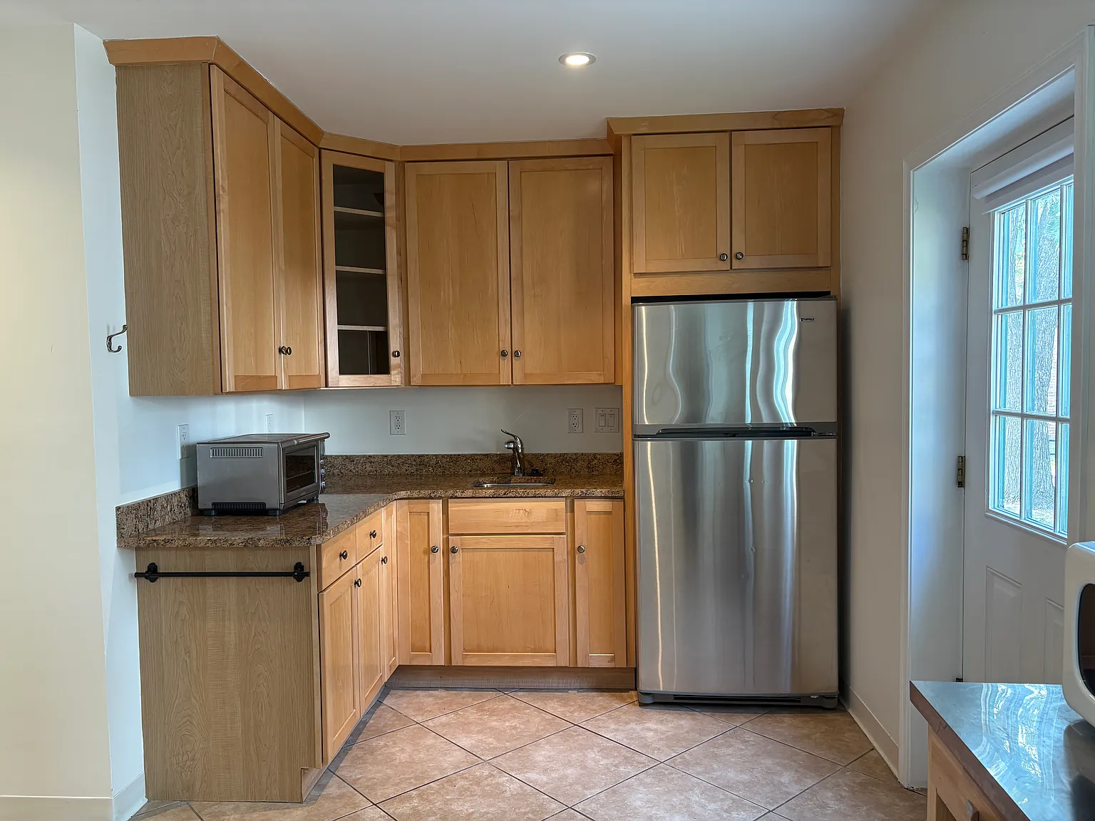 2001 N Emerson St — Photo 2