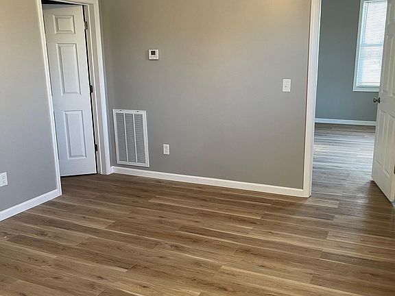 3rd image of 412 E Watauga Ave #1