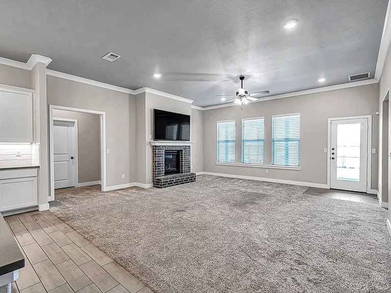 2405 Bastrop Ave — Photo 11