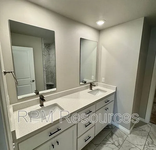 8401 NW 162nd St — Photo 14