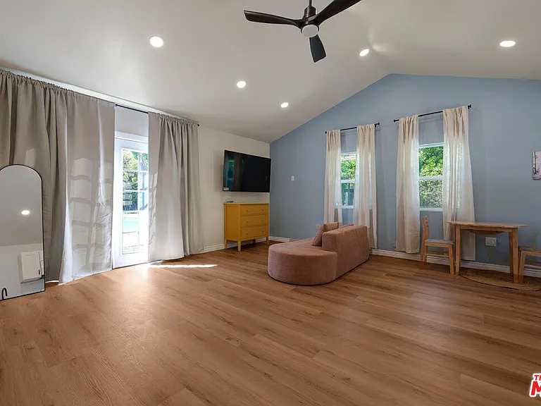 4147 Marcasel Ave — Photo 38