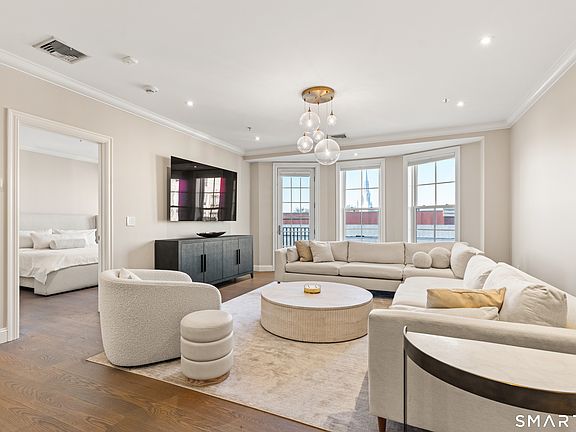 3rd image of 85 Memorial Road APT 411