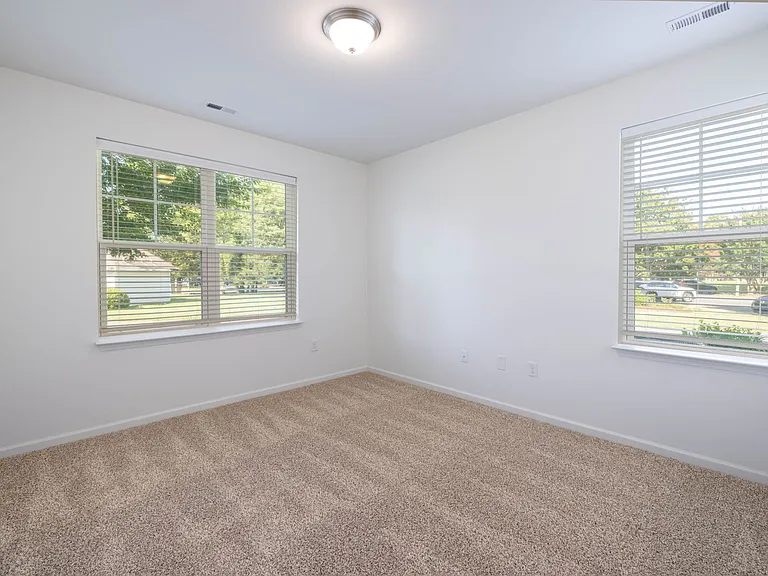 Raintree Townhomes 5 Units — Photo 12