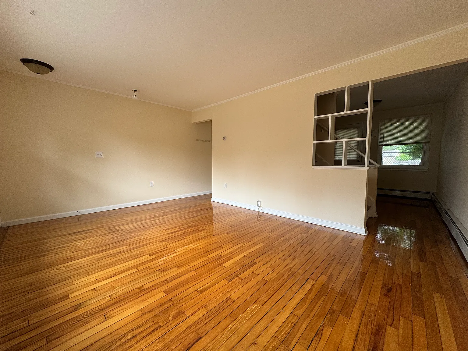 2 bed, 1386 sqft, $1,995 — Photo 2
