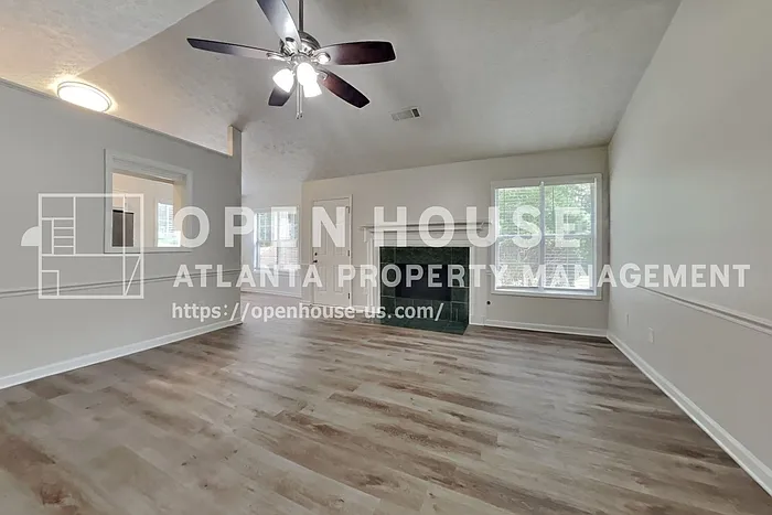 3 bed, 2.0 bath, 1239 sqft, $1,900 — Photo 3