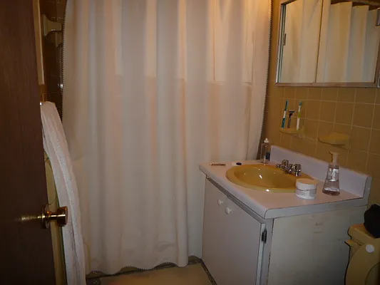 Rented by New Yorker Realty | media 40