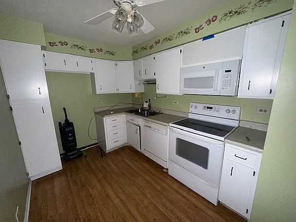5th image of 1500 Harbour Dr APT 1S