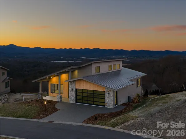 247 Coachman Dr, Hendersonville, NC 28791