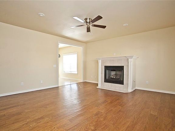 4th image of 1506 NE Young Ave