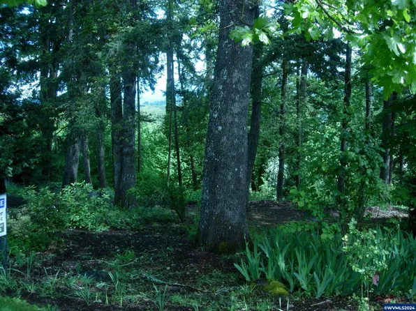 350 College Dr NW, Salem, OR 97304