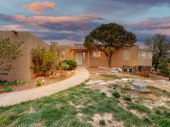 19 La Puerta Trl, Placitas, NM 87043