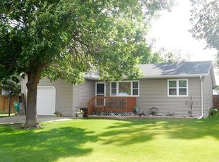4 Penenah Dr, Bismarck, ND 58504