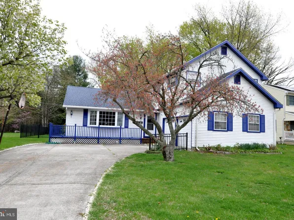 122 Roberts Pl, Mount Laurel, NJ 08054