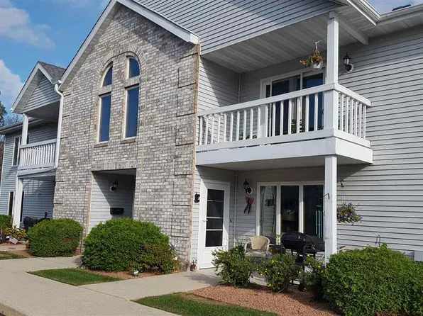 1711 Wildlife Dr, Kewaskum, WI 53040