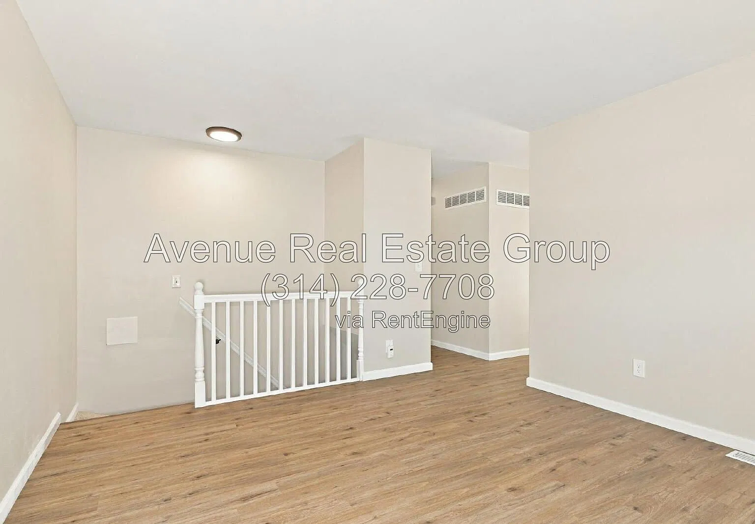 3 bed, 1.0 bath, 864 sqft, $1,550 — Photo 2