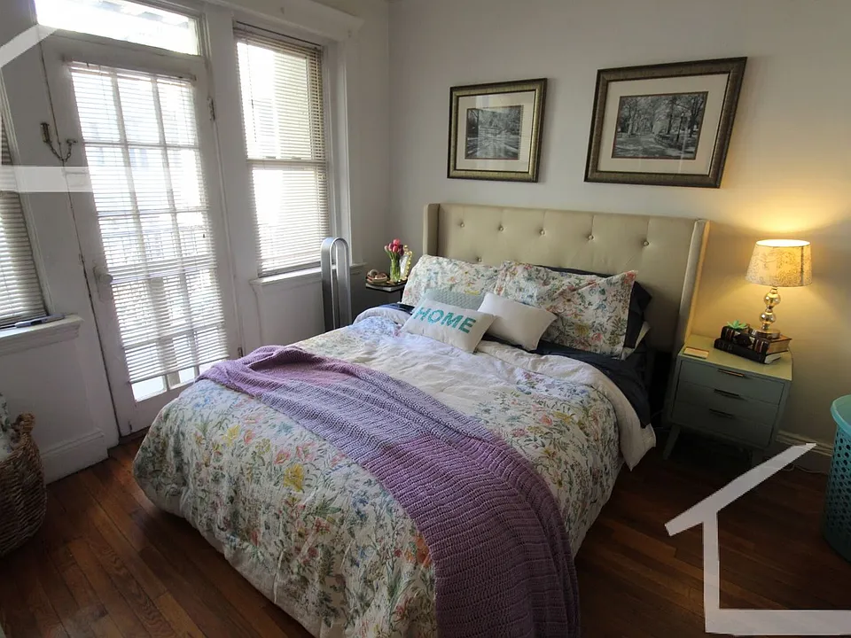 266 Kelton St #8A