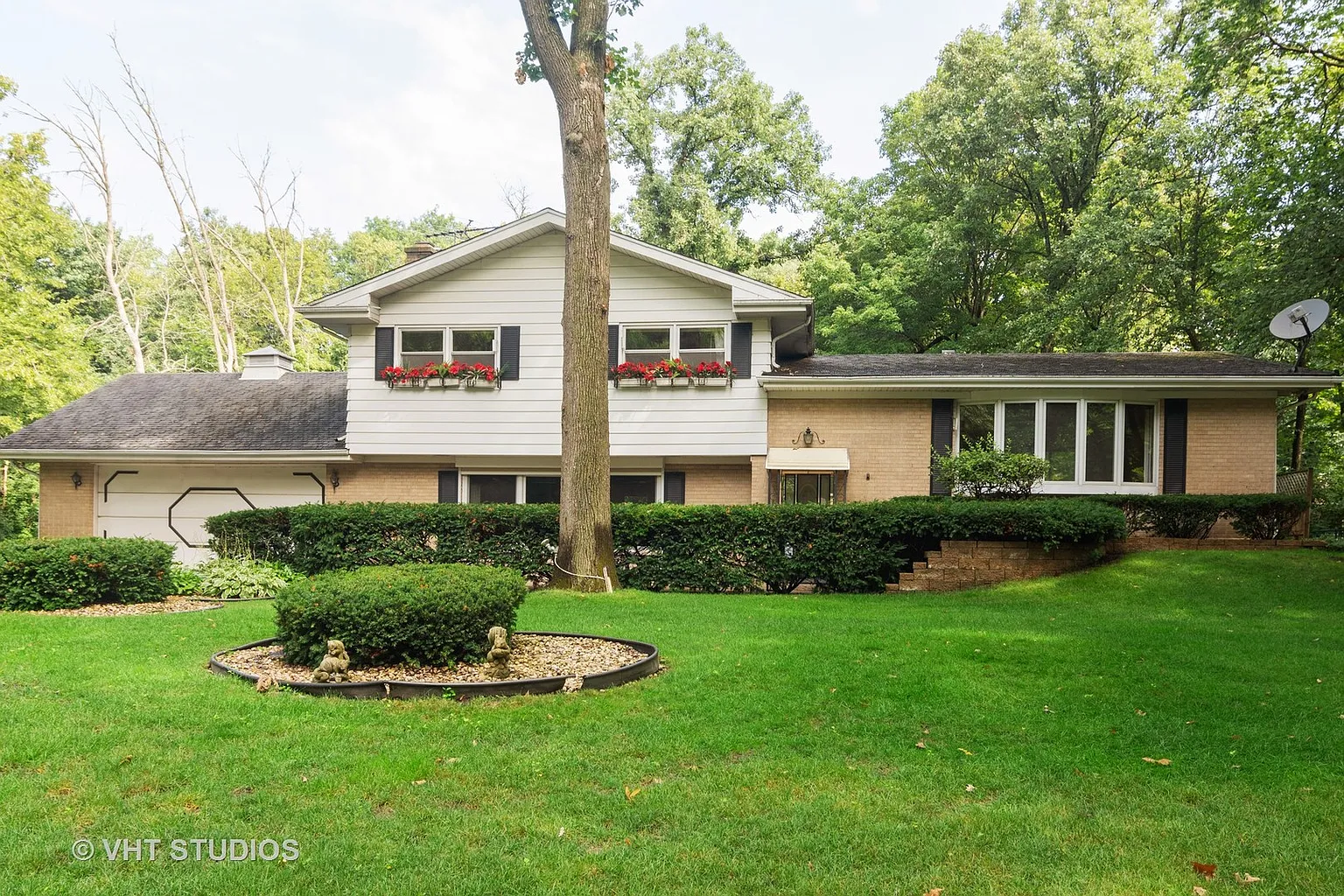 176 E Forest Ln photo 1