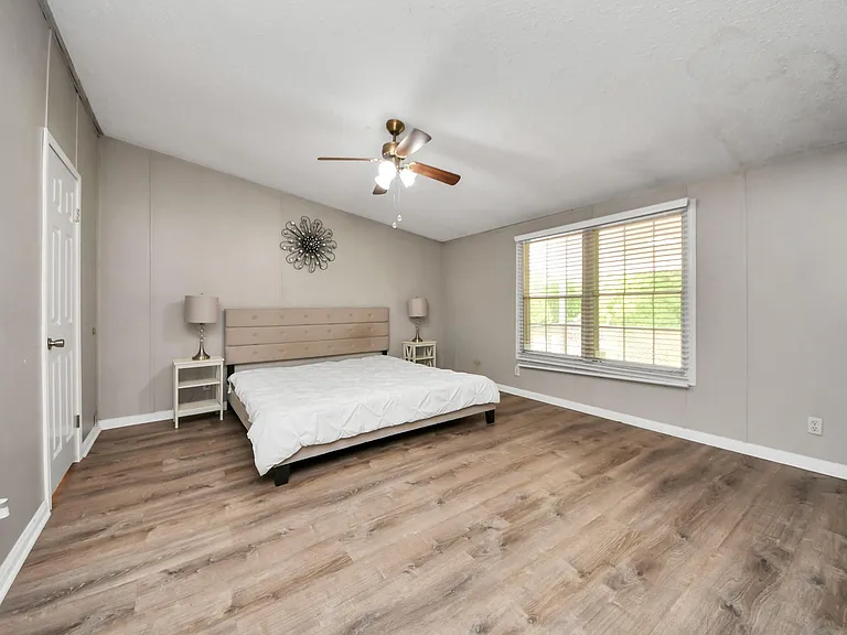 18303 James Rd — Photo 10