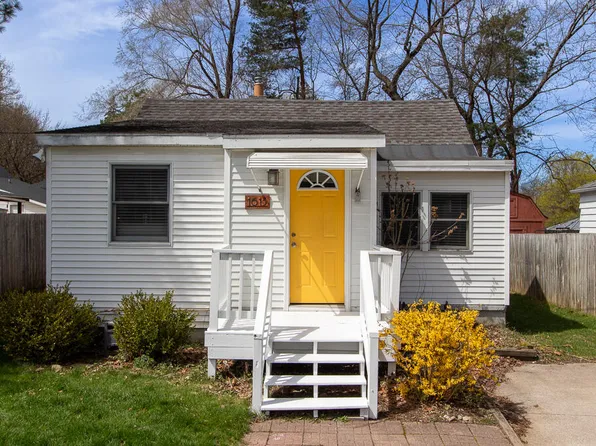 1613 Hanchett Ave NW, Grand Rapids, MI 49504