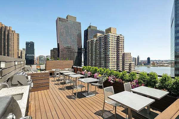 Rented by Greystar | media 71