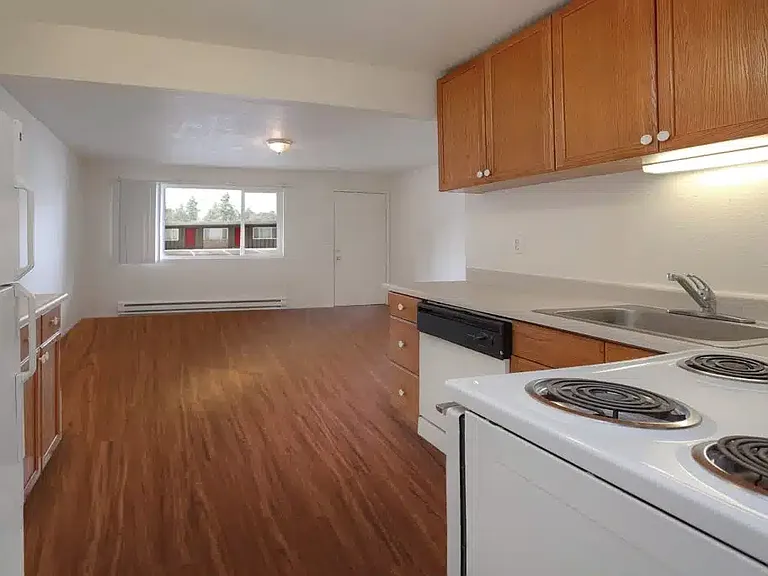 The Crossing Apartments — Photo 24