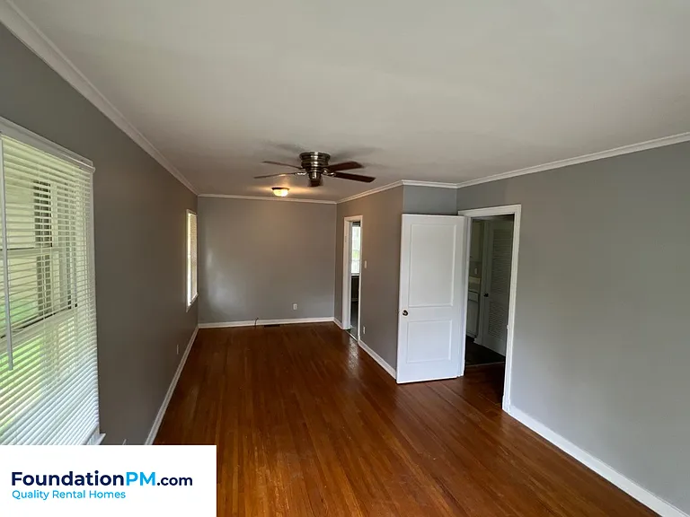 2324 Slocum Ave — Photo 9