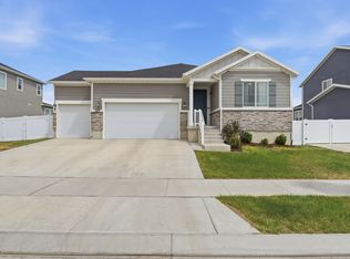 1079 E Horse Rider Dr, Eagle Mountain, UT 84005
