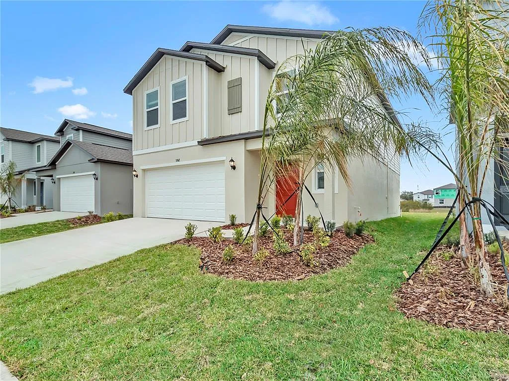 5 bed, 3.0 bath, 2200 sqft, $2,630 — Photo 3