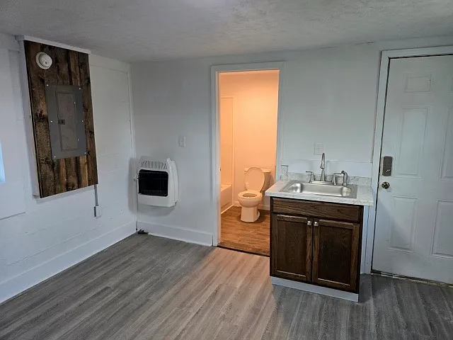 701 Cumberland Dr #6 — Photo 4