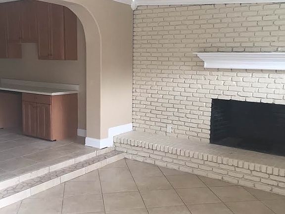 5th image of 10477 Greenhaven Dr