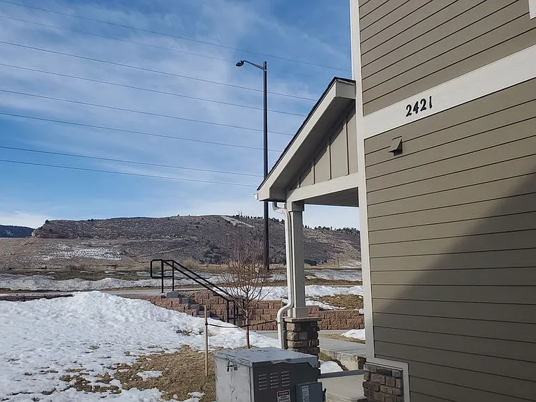 2421 Ridge Top Dr #5 — Photo 3