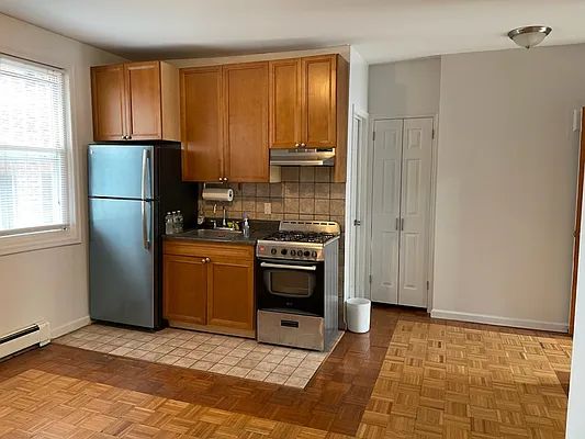 Rented by Metropolis International Realty Inc. | media 2