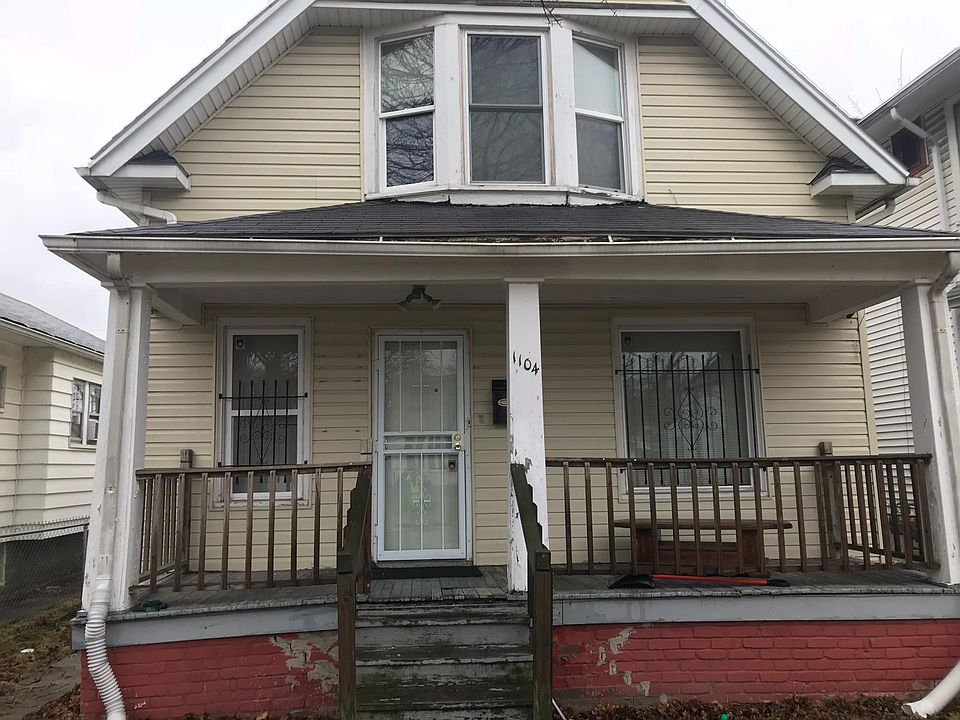 Front area and porch
