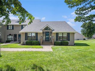 113 Stonebridge Ln, Smithville, MO 64089