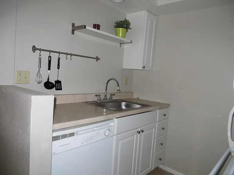 461 W Holmes Ave #106 — Photo 8