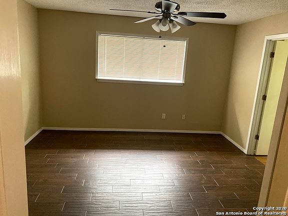 5th image of 112 Creekside Dr