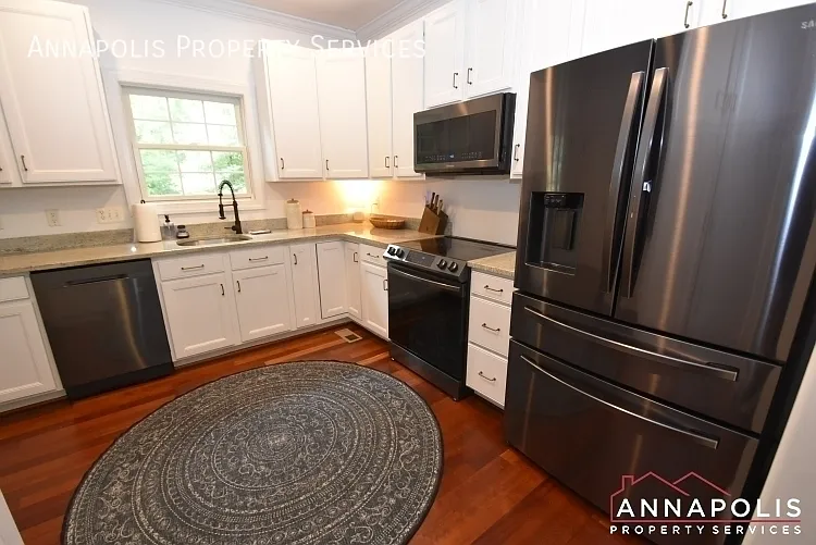 3294 stepney street — Photo 2