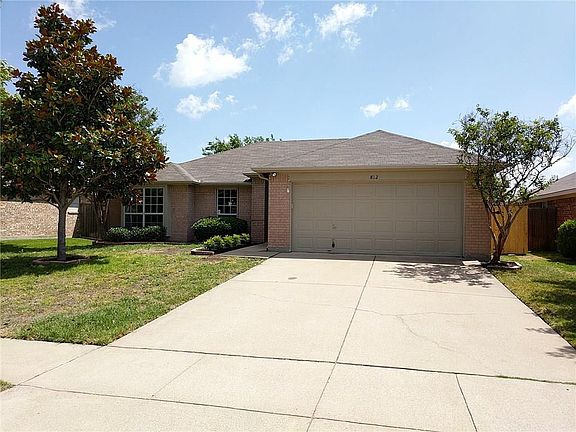 3rd image of 812 Wrentham Dr