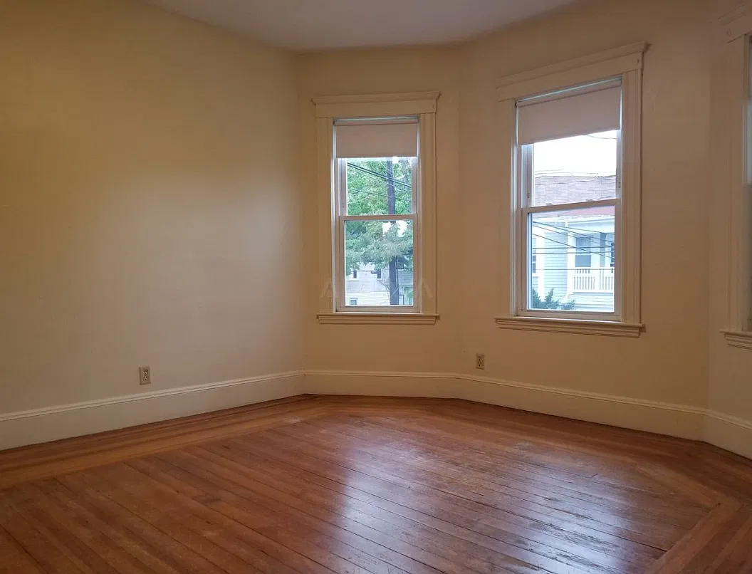 3 bed, $4,500 — Photo 1