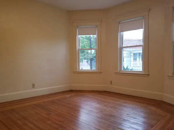 104 Hudson St #8, Somerville, MA 02144