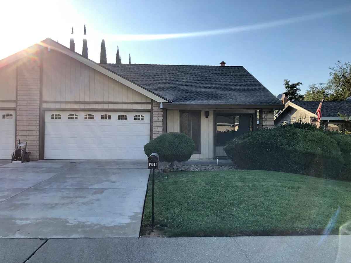 Building Photo - 5907 Spring Glen Dr