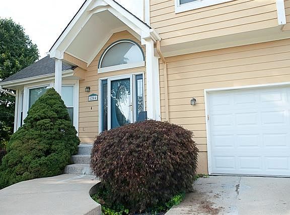 2nd image of 1204 NE Golden Ct