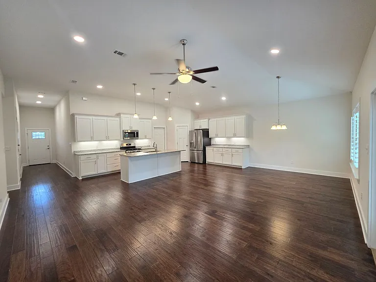 4570 Omaha Dr — Photo 7