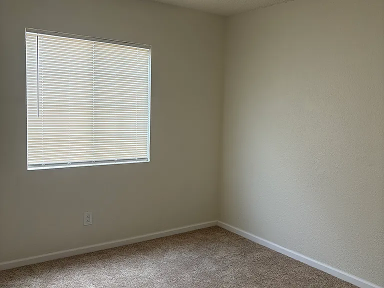 1030 Orchard Dr #D — Photo 2
