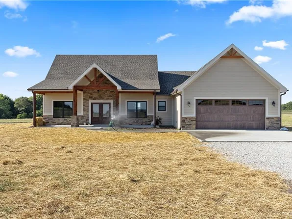 1667 SW 300th Rd, Kingsville, MO 64061
