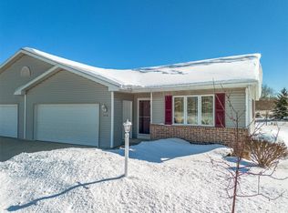 2217 Knuell St, Manitowoc, WI 54220